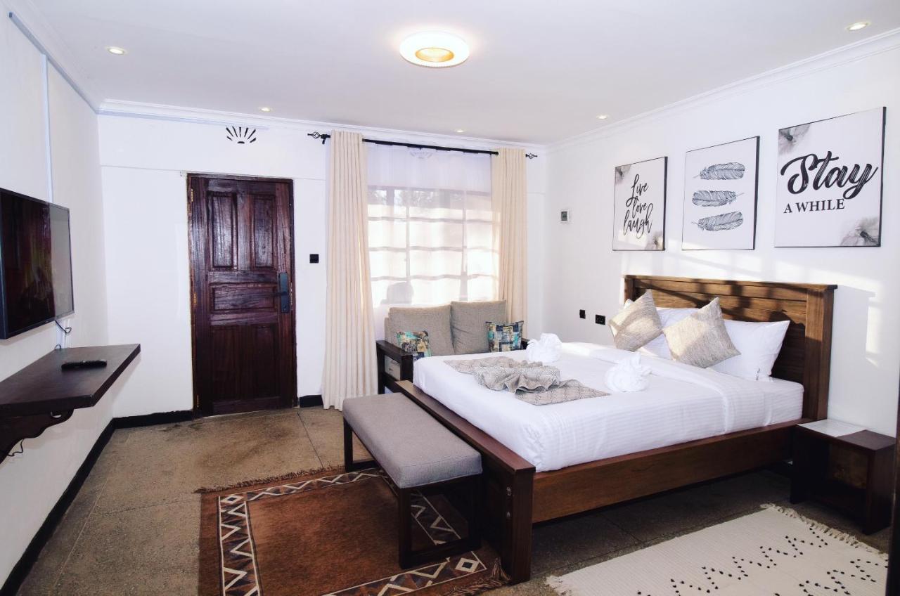 Arabel'S Place Riverside Villas ナニュキ エクステリア 写真